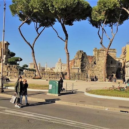 Casa Vacanze Colosseum By Alice روما المظهر الخارجي الصورة